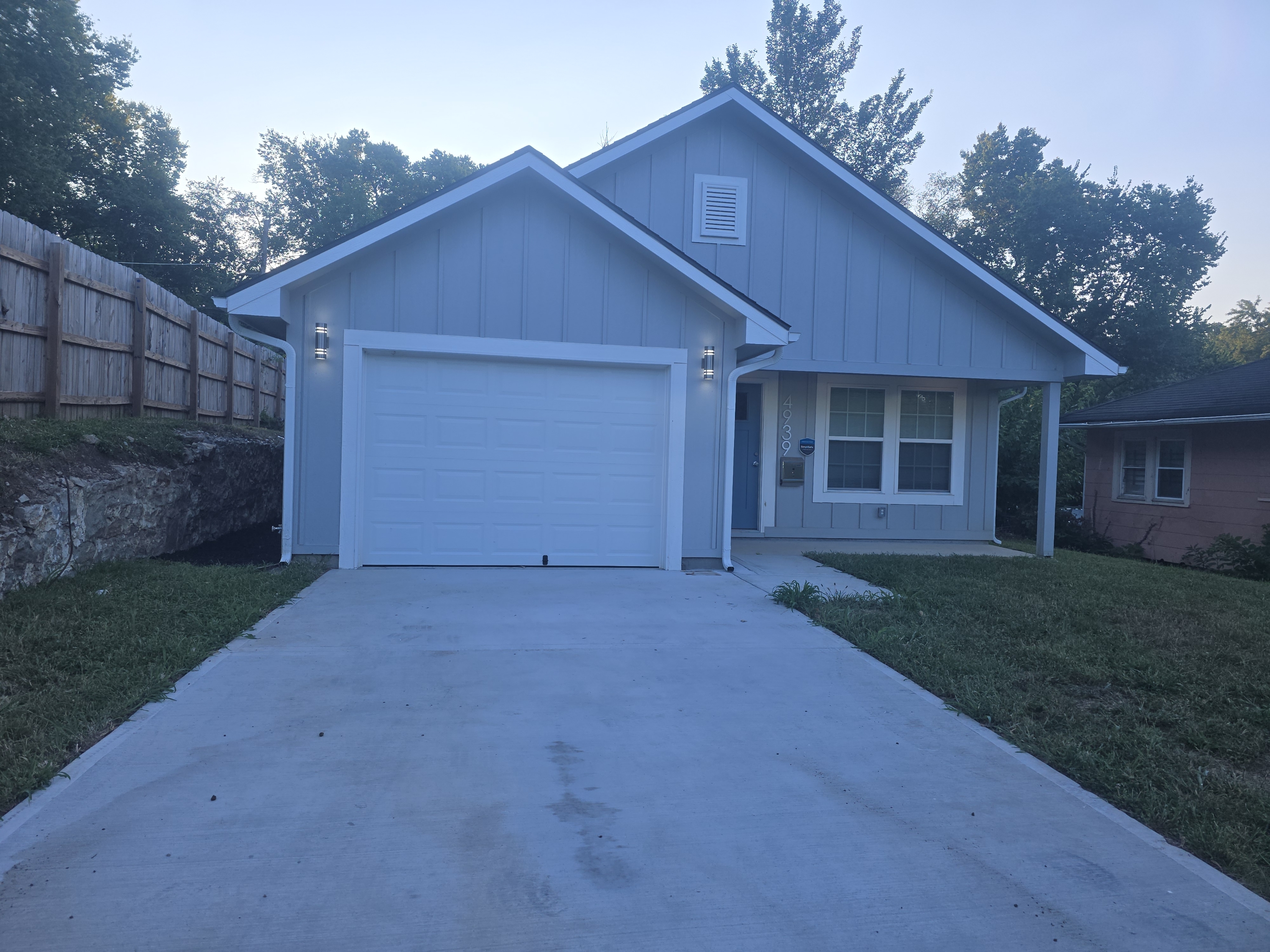 4939 Woodland Ave